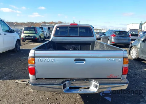 2004 Toyota Tacoma z USA, uszkodzony, nr VIN 5TEVL52N34Z308885